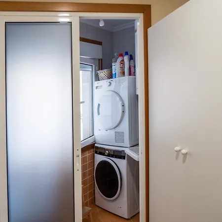 Cerca Del Centro, Y La Playa