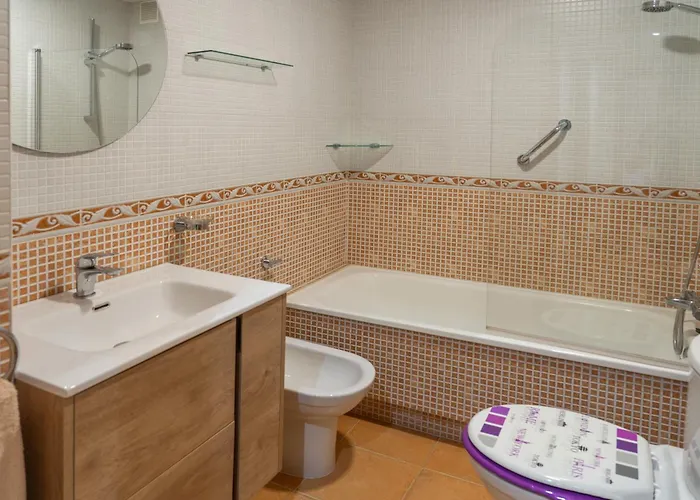 Cerca Del Centro, Y La Playa *