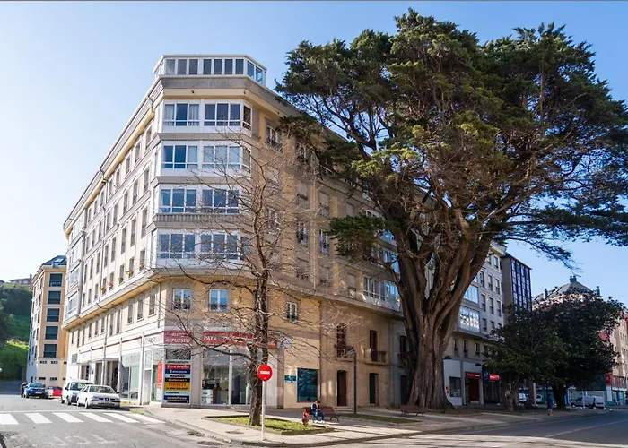 Cerca Del Centro, Y La Playa * Viveiro