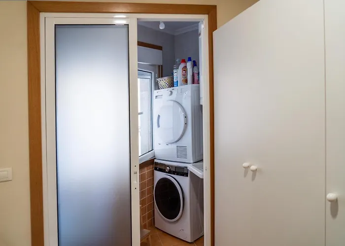 Cerca Del Centro, Y La Playa